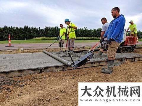 機成功密碼【海外新品】美國Curb Roller Manufacturing公司推出一款電池供電壓路機揭秘宇