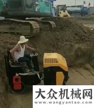 研發(fā)制造者柴油漲價了，隔壁老王是如何節(jié)小型壓路機的用油？洛陽路