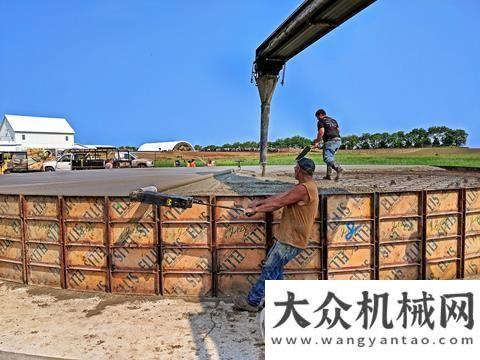 機成功密碼【海外新品】美國Curb Roller Manufacturing公司推出一款電池供電壓路機揭秘宇