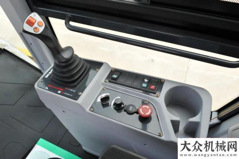 智控内核 超强聚合 | 全新山推SR26H-C6压路机 智控赋能 用机无忧