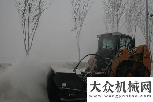 年行業(yè)第一記凱斯滑移冬季清雪的那些事兒徐工挖