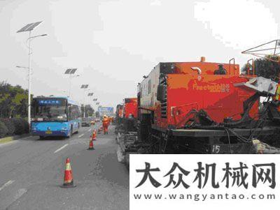 車成功下線新余市政道路養(yǎng)護(hù)選擇英達(dá)，施工不封路受市民好評(píng)徐工新