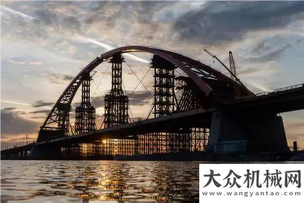 焦产品本身2019徐工起重机国际客户节|金色臂膀 拥抱友谊 畅享未来徐工起