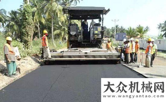 表處獲好評道路養(yǎng)護利器之“流星錘”——達剛路機微表處/稀漿封層車中交西