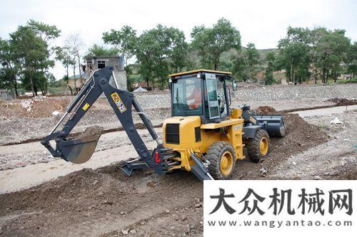 凯斯两头忙情系定西：徐工救灾增援不含糊 第二波工程机械派往灾区凯斯锦