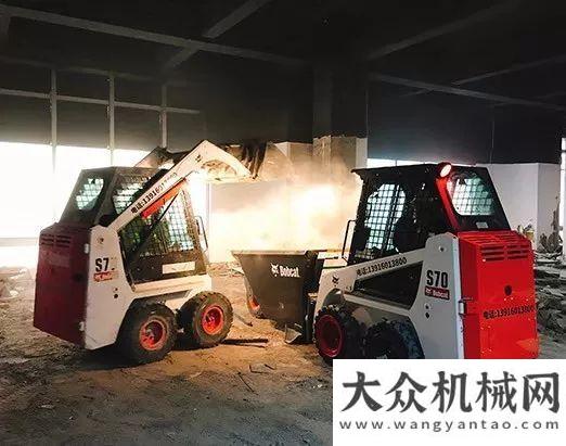 上陣親兄弟山貓滑移裝載機：百變小金剛，建筑大用場配