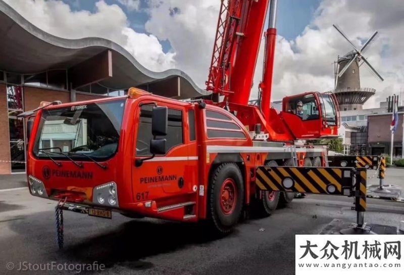 西亞東海岸一起圍觀！國機重工海外市場的靚麗身影——汽車起重機一