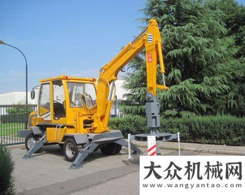 車現(xiàn)場(chǎng)施工陜西萬(wàn)里JX窨井銑刨機(jī)道路保養(yǎng)的利器美通筑