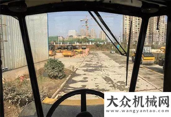 旺跨越趕超三一壓路機(jī)廠家促銷 31個優(yōu)惠名額正火熱搶購駿馬重