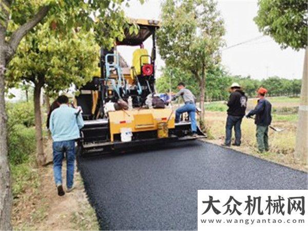 速公路施工小身材 大本事——三一4.5米攤鋪機，靈活過彎“小天才”開啟智