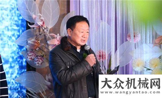 方采購序列壓路機當嫁妝 這個婚禮“不尋?！鄙酵飘a