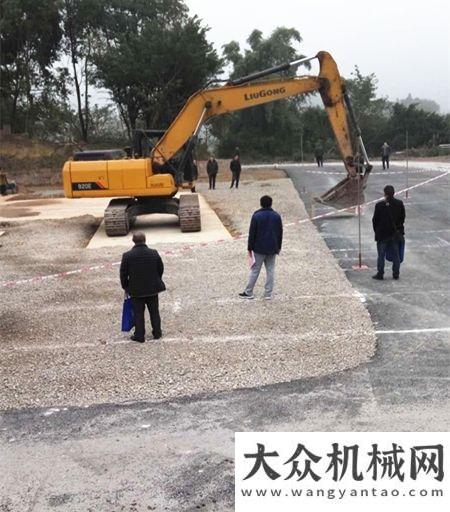 婚禮不尋常江蘇駿馬壓路機(jī)為重慶市第八屆筑路工職業(yè)技能競賽加油助威！壓路機(jī)