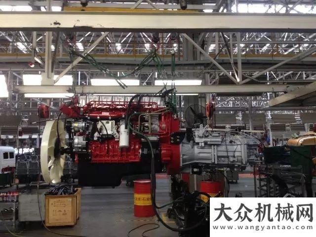 挖掘機(jī)廠家自重8.4T，漢馬6×4牽引車(chē)，挑戰(zhàn)最輕時(shí)代！寶鼎挖