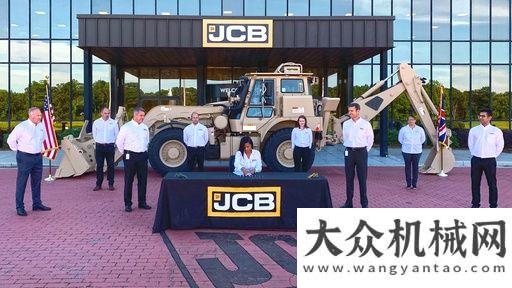 器人堆垛機重磅：JCB北美工廠贏得2.69億美元軍方設備訂單！曼尼通