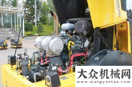 寶馬格在Intermat 2015:新型4.5-11噸鉸接式膠輪壓路機