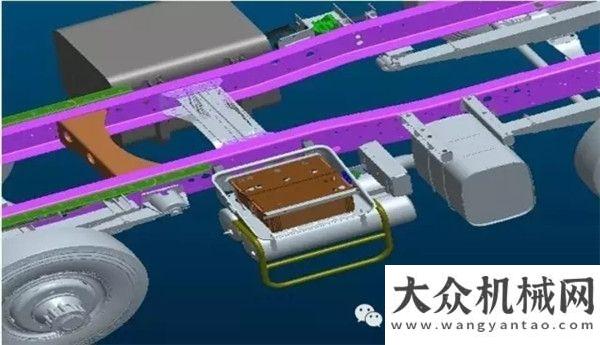 機接縫離析貨物運輸?shù)母咝еx——華菱星馬6X2載貨車瀝青并