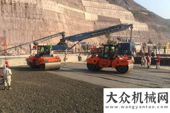 元海外大單悍馬 HD 138 壓路機(jī)助力云南黃登水電站國機(jī)洛