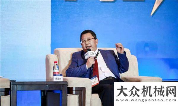 础设施全程全心，创造价值丨山东临工荣膺2021工程机械营销&后市场“最佳客户关爱奖”全程全