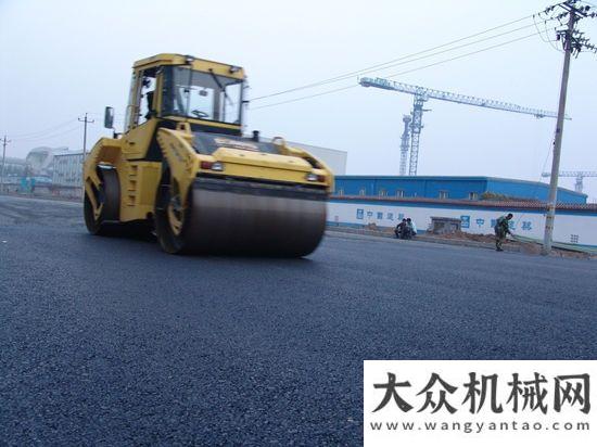 正火熱搶購2016年8月共銷售壓路機1009臺 同比增長8%三一壓