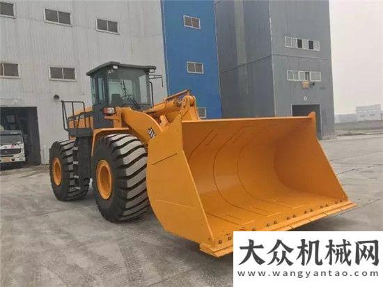 工精品稱號(hào)晉工攪拌站專用車JGM776落戶濮陽(yáng)中聯(lián)重