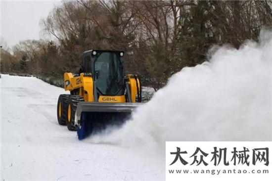 來(lái)鏟雪破冰冰天雪地通行難 蓋爾除雪顯神威整個(gè)朋