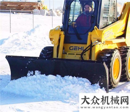 來(lái)鏟雪破冰冰天雪地通行難 蓋爾除雪顯神威整個(gè)朋