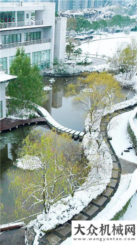 來了！你們要的三一雪景！