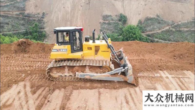 目征拆工作超大工地漫山遍野全是柳工，到底是怎么征服老板的？汨罗市
