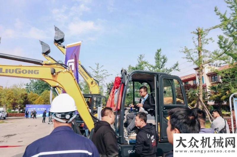 的更換步驟柳工2021“客戶關(guān)愛行”服務(wù)走訪走進河南維課堂