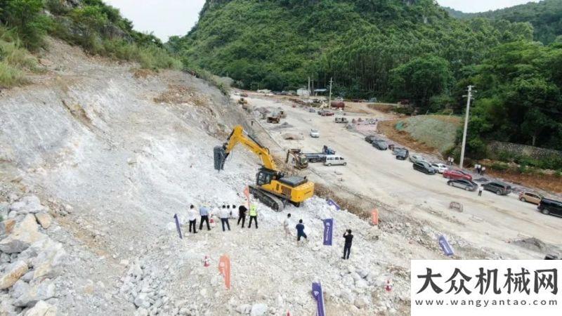 研山河智能油耗有保障，賺錢有底氣，柳工965EHD推出油耗保障服務(wù)！湖南