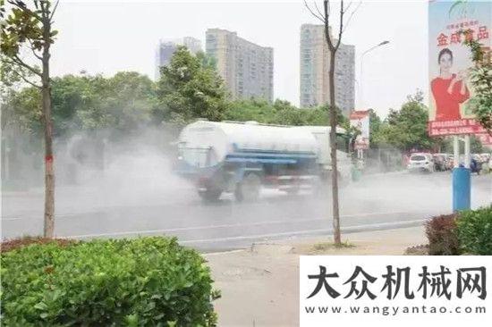 量入京破霾宇通重工環(huán)衛(wèi)車扮靚魅力城市中聯(lián)重