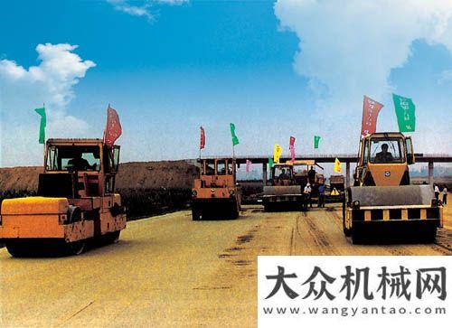 利實現(xiàn)發(fā)車2014年11月壓路機銷售912臺 同比下降11.46%宇通重