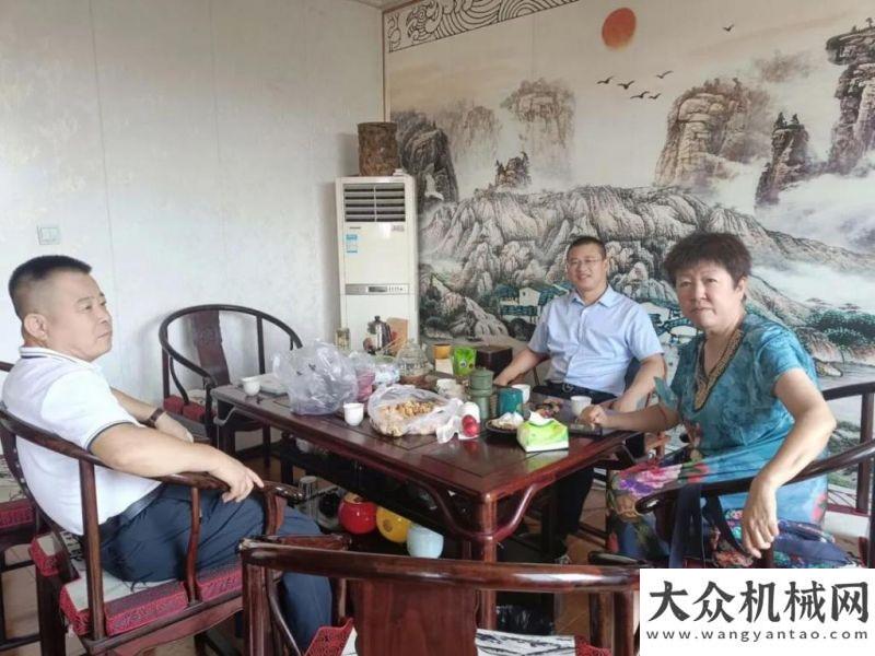 造稱心重卡百濾得公司總經(jīng)理姚建軍到遼寧砂石協(xié)會(huì)、遼寧鋼結(jié)構(gòu)協(xié)會(huì)、沈陽海博輕鋼彩板有限公司交流參觀大暑華