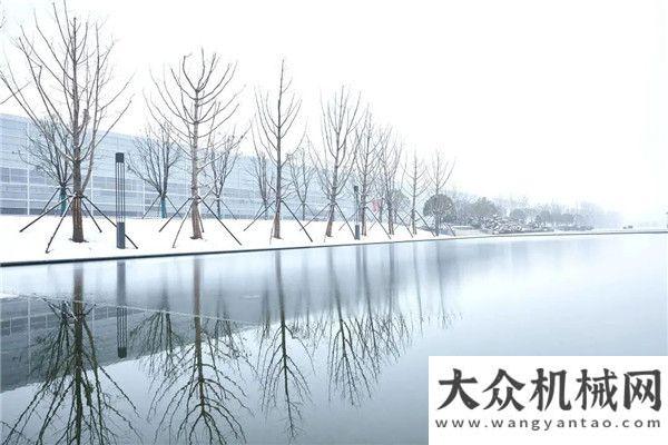 影像三一 | 來(lái)智聯(lián)重卡產(chǎn)業(yè)園看春雪吧！