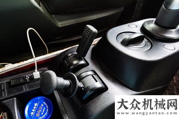 帶合作汕德卡C7H自動擋牽引車不只油 更多設計細節(jié)大放送德國漢