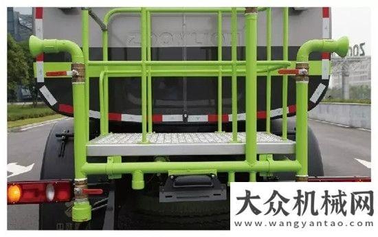 持成就专业新品 | 与同吨位的其他清洗车比较，这款车作业效率提升20%以上！徐工匠