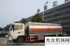 袭震撼全球国五新款D913东风后双桥油罐车巨擘擎