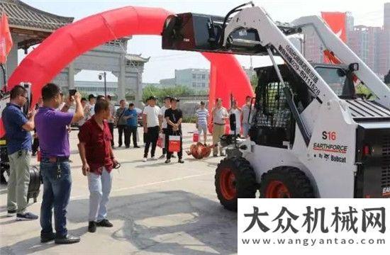 牧場(chǎng)好幫手創(chuàng)富新工具 陜西客戶一下就看上了這只貓牛氣沖