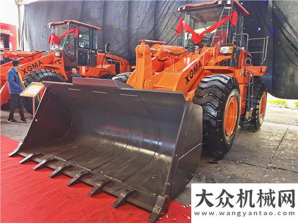 器鏟運專家乘風(fēng)破浪七十載 砥礪前行再出發(fā) 廈工9款新產(chǎn)品河南焦作震撼上市斗山礦