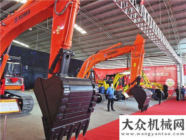 器鏟運專家乘風(fēng)破浪七十載 砥礪前行再出發(fā) 廈工9款新產(chǎn)品河南焦作震撼上市斗山礦
