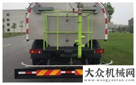 持成就專業(yè)新品 | 與同噸位的其他清洗車比較，這款車作業(yè)效率提升20%以上！徐工匠