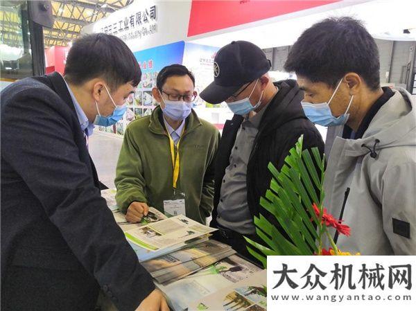 题日活动泰信机械大型低净空旋挖KR300ES首次亮相上海宝马展长沙市