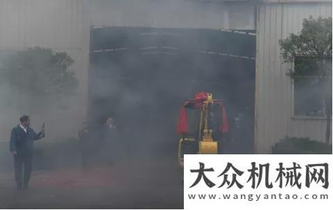 于寶雞熱烈祝賀力士德挖掘機(jī)家族再添新成員-SC22EV創(chuàng)新五