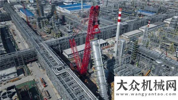 团高度认可震撼！三一4500吨“全球第一吊”双臂工况首秀山河矿