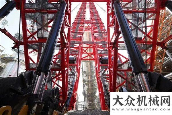团高度认可震撼！三一4500吨“全球第一吊”双臂工况首秀山河矿