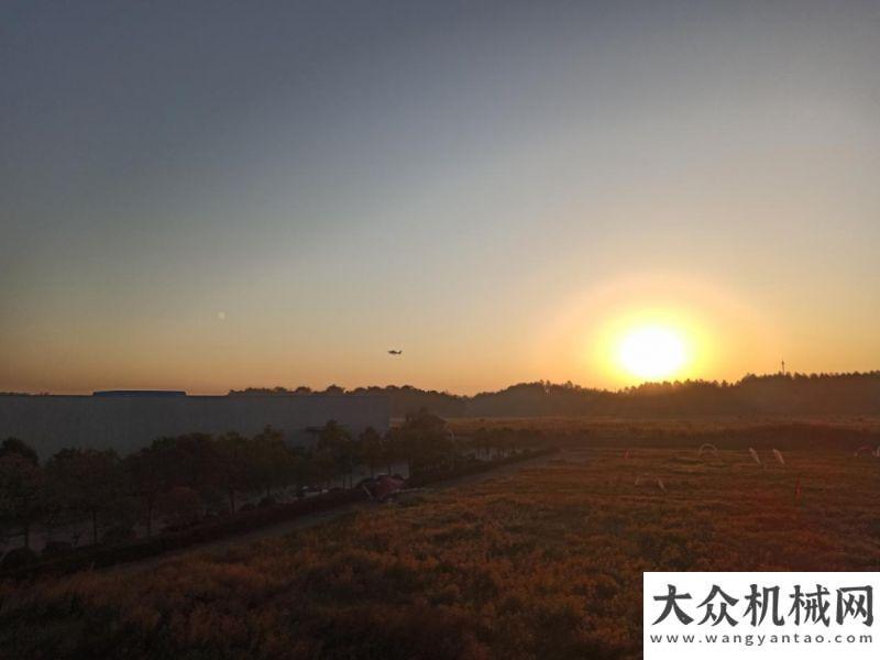 展指數(shù)榜年直飛客戶機場！山河航空創(chuàng)新輕型運動飛機交付方式康明斯