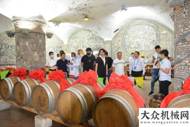 獲客戶盛贊2021年煙臺(tái)市工程行業(yè)“方圓杯”吊裝職業(yè)技能競(jìng)賽在方圓集團(tuán)圓滿成功舉行了不起