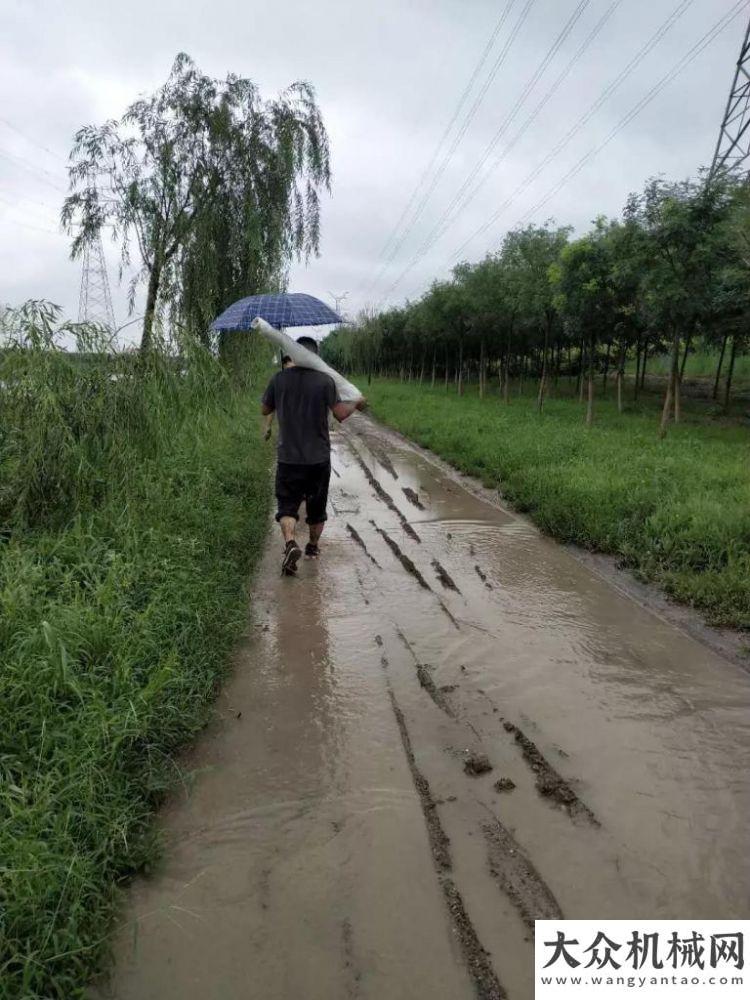 了理想人生有一種堅守，叫“只因被需要”，有一種服務(wù)叫風(fēng)雨無阻——中聯(lián)重科服務(wù)萬里行紀(jì)實(shí)提車報