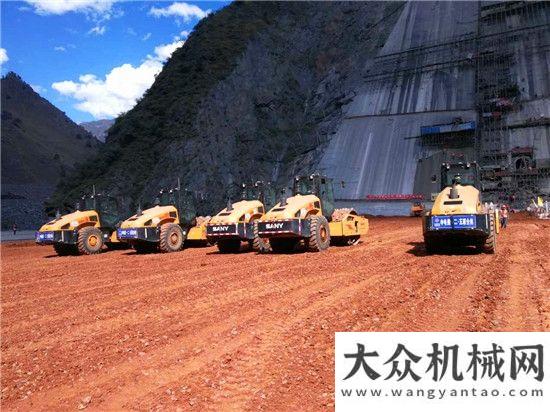 液壓壓路機三一全液壓壓路機銷售全線飄紅冠軍產(chǎn)