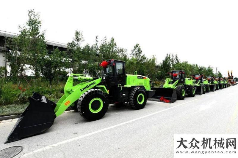 能雙吳師徒柳工裝載機(jī)出鏡熱播劇《掃黑風(fēng)暴》！山河工